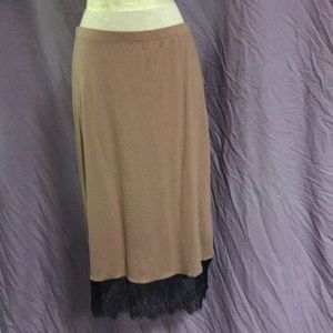 ✳🔶️✳ 3 for $30 Pull & Bear midi skirt w/lace trim